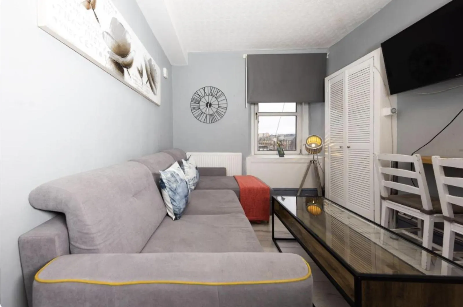 Cozy City Centre Apartment By The Meadows! 5 Edinburgh 0*,